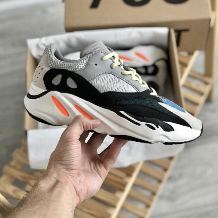 Кроссовки Adidas Yeezy 700