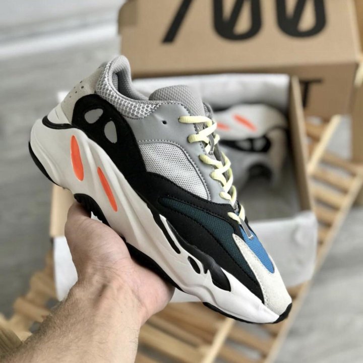 Кроссовки Adidas Yeezy 700