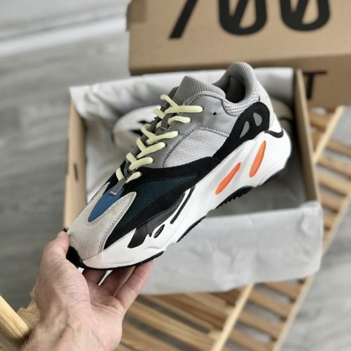 Кроссовки Adidas Yeezy 700