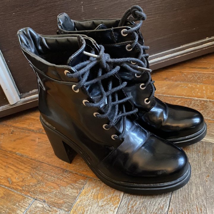 Ботинки Bershka