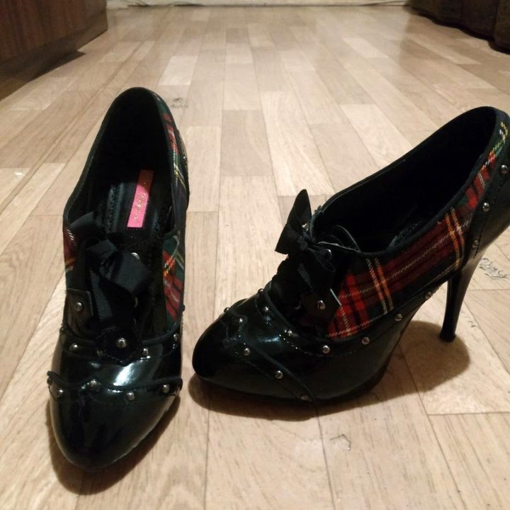 Ботильоны лакированные