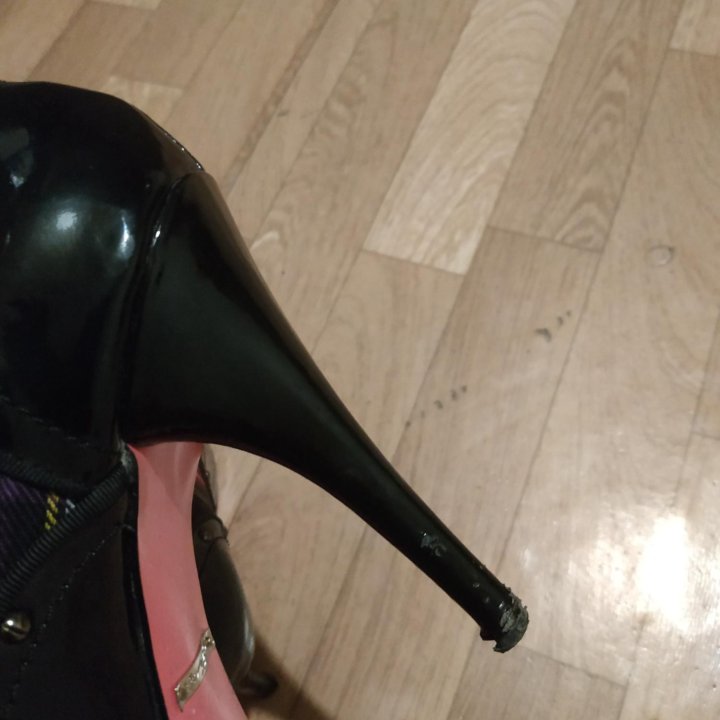 Ботильоны лакированные