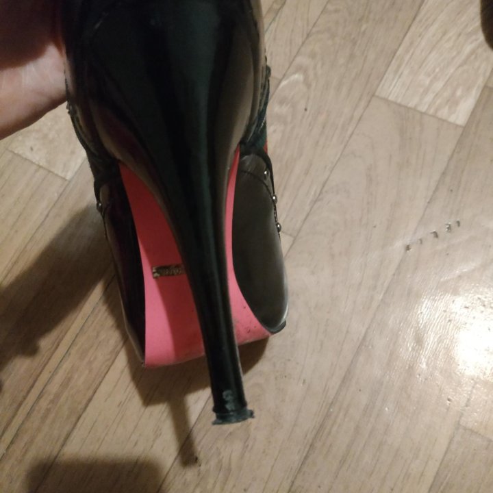 Ботильоны лакированные