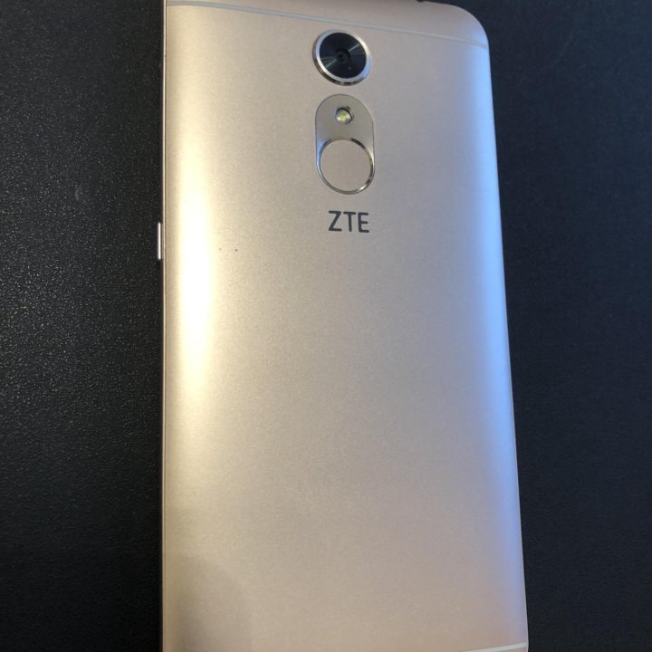 Смартфон ZTE Blade A910