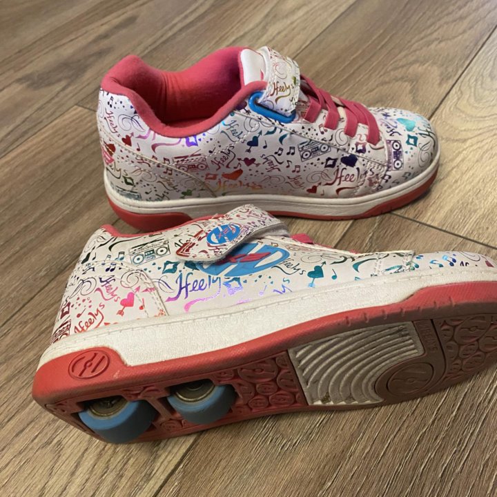 Кроссовки Heelys роликами р.35