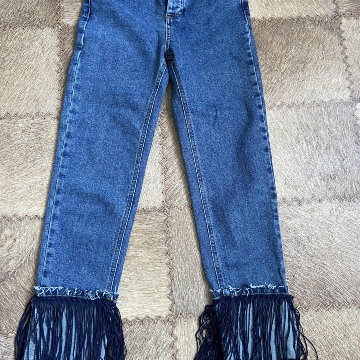 Джинсы Pullbear