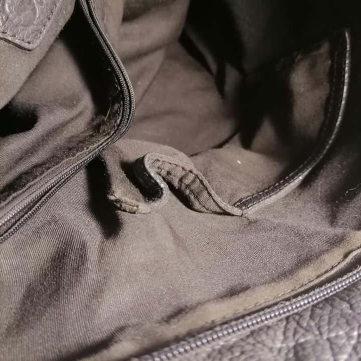 Кожаная сумка.