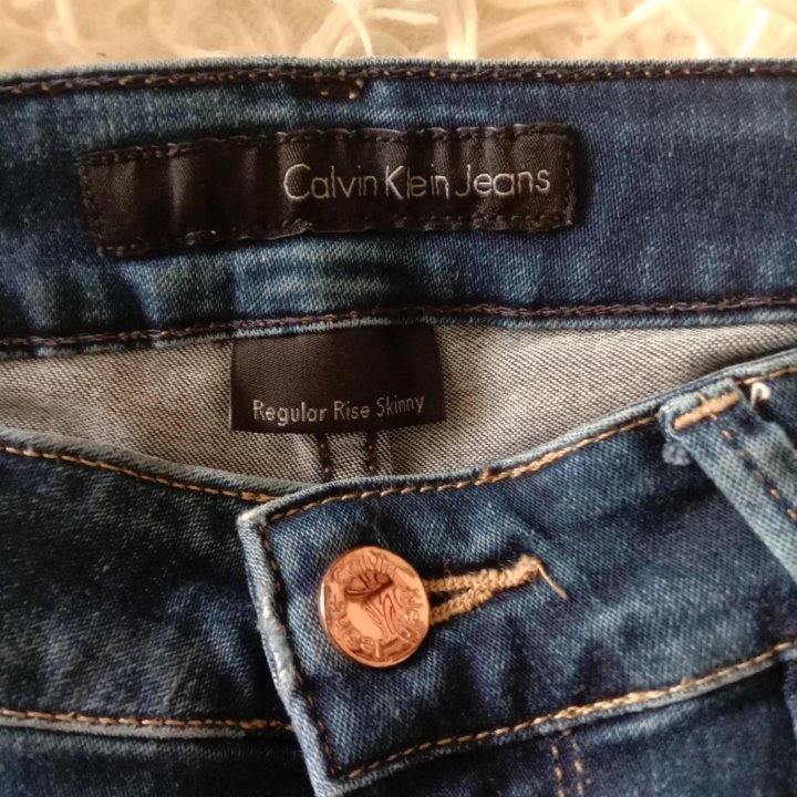 Джинсы Calvin Klein