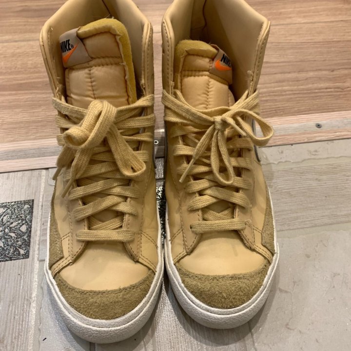 nike blazer mid 77