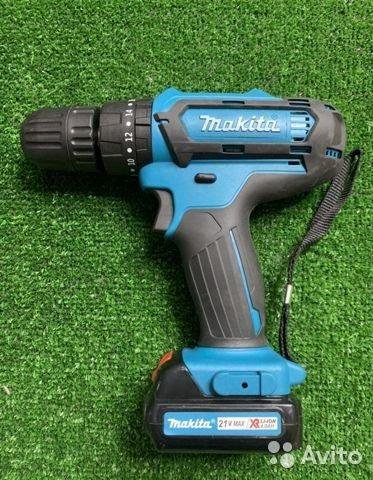 Шуруповерт Makita 21V + набор бит