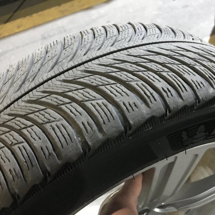 Зимние шины Michelin Pilot Alpin 5 235/50 R19