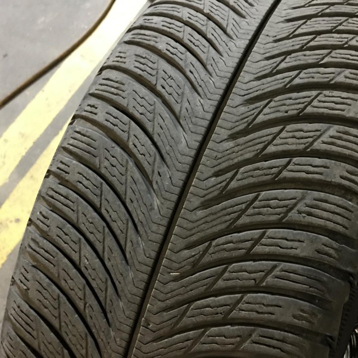 Зимние шины Michelin Pilot Alpin 5 235/50 R19