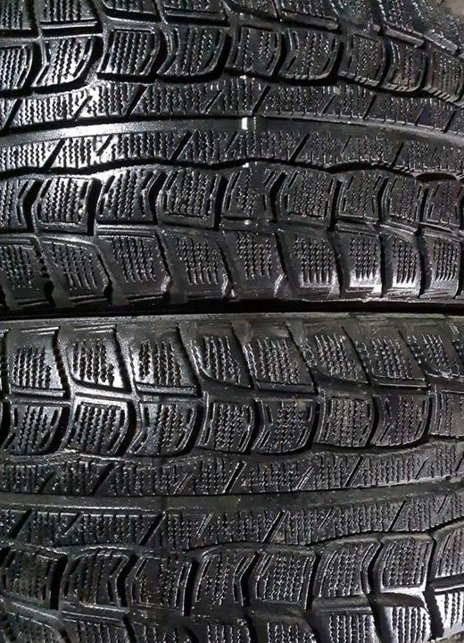 Шины зима липучка Dunlop 215-55R16 4-2-1шт подбор