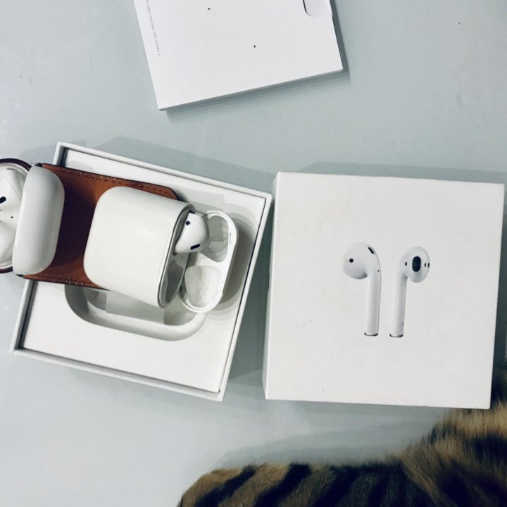 AirPods 1, 3 наушника, 2 зарядных кейса ОРИГИНАЛ