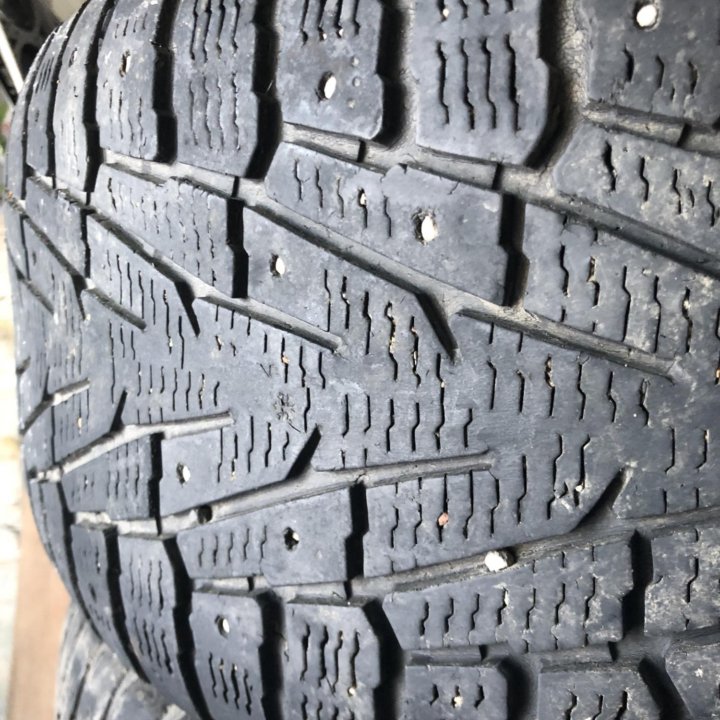 Продам комплект шин 285/60R18, б/у