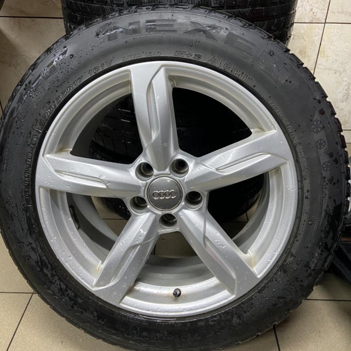 Зимняя резина на дисках Nexen. 225/55 R17.