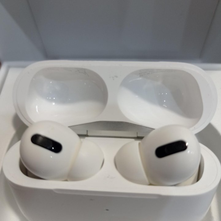 Наушники Apple AirPods Pro