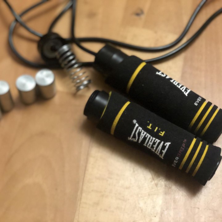 скакалка с утяжелителем EVERLAST EVERGRIP WEIGHTED