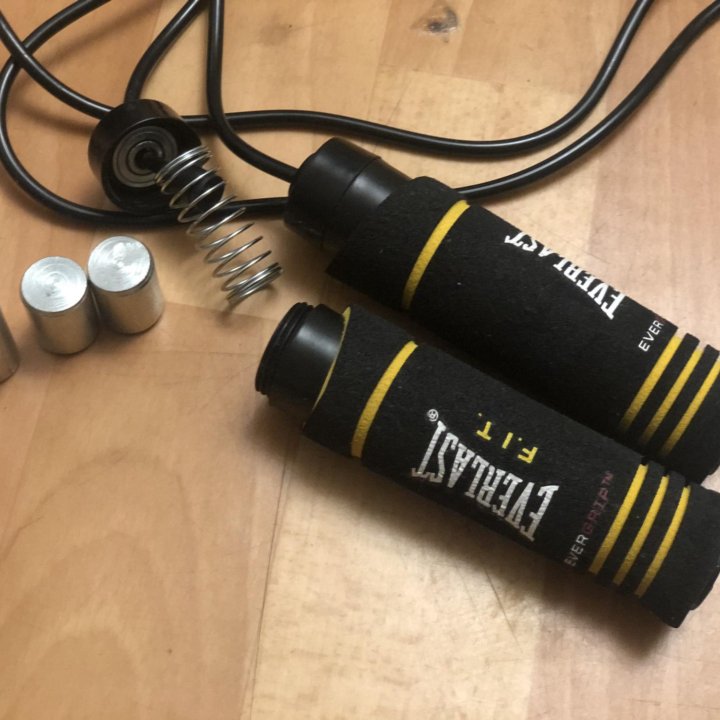 скакалка с утяжелителем EVERLAST EVERGRIP WEIGHTED