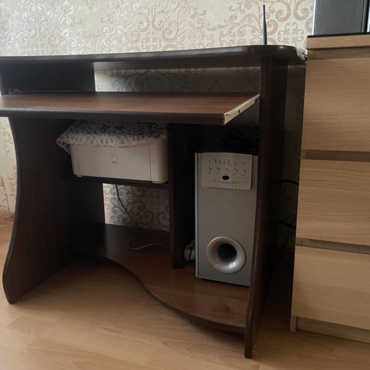 Компьютерный стол