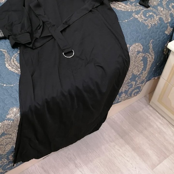 Платье с поясом