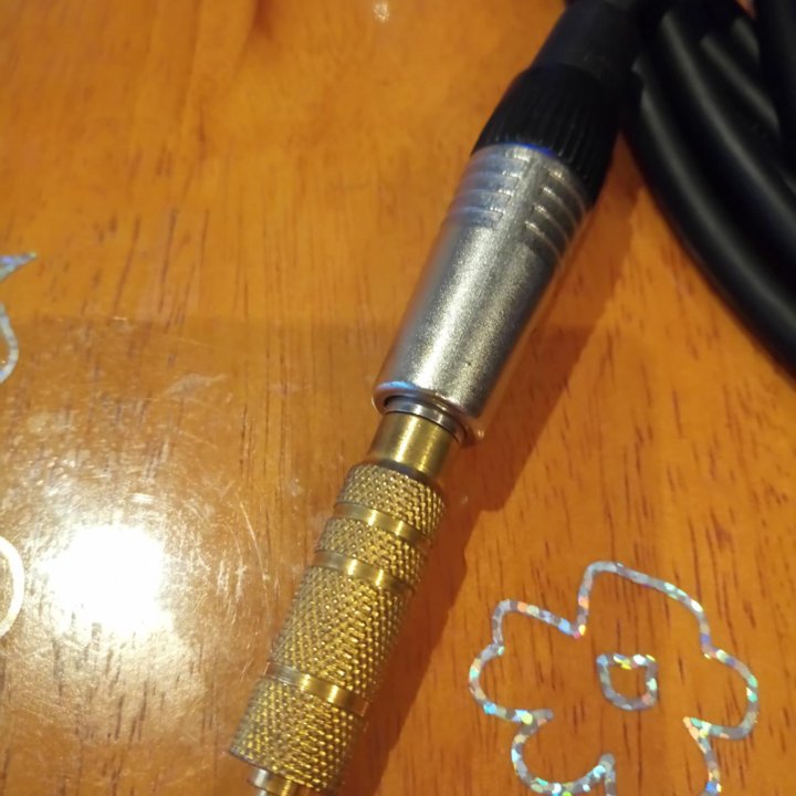 Кабель 5 метров.