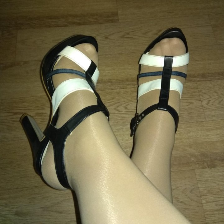 Босоножки 38