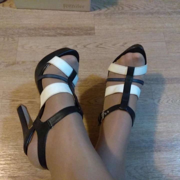 Босоножки 38