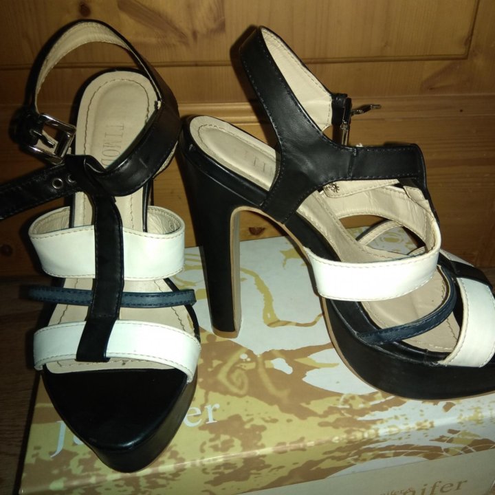 Босоножки 38