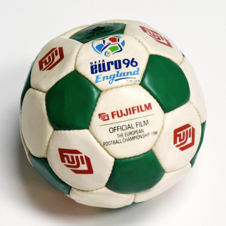 Футбольный мяч с евро-96. Англия