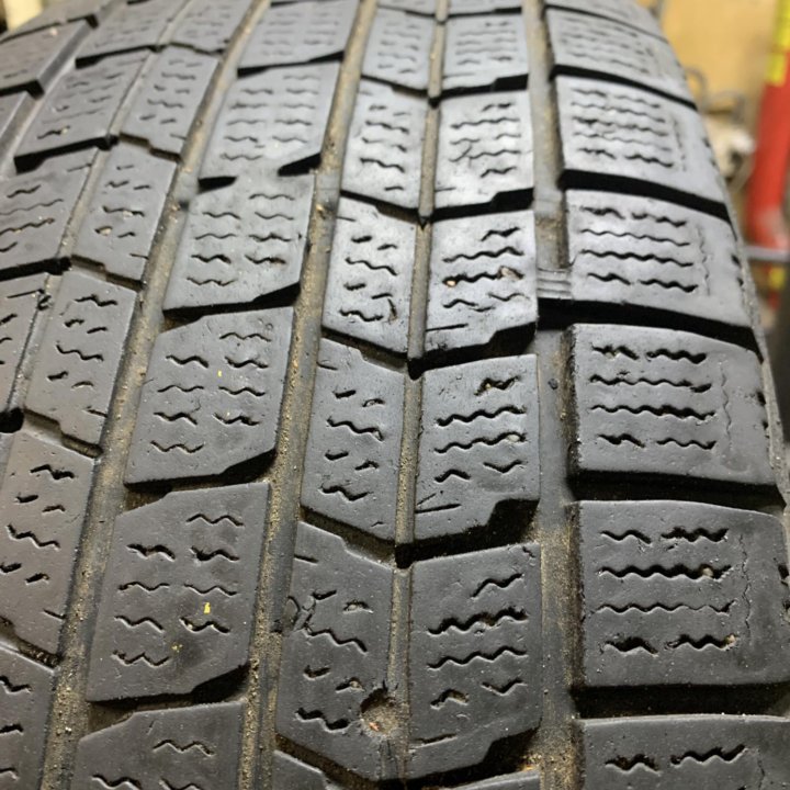 Dunlop Graspic DS3 215/65 R16 1шт