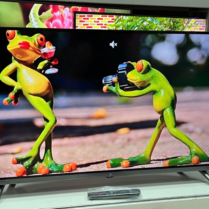 Безрамочный Smart TV FHD 32