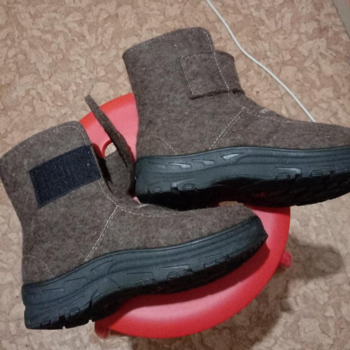 Ботинки / валенки