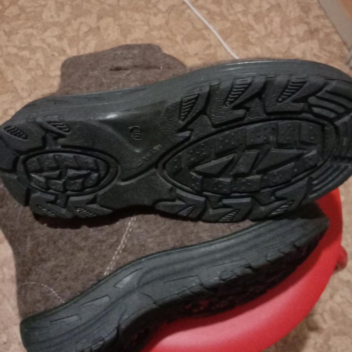 Ботинки / валенки