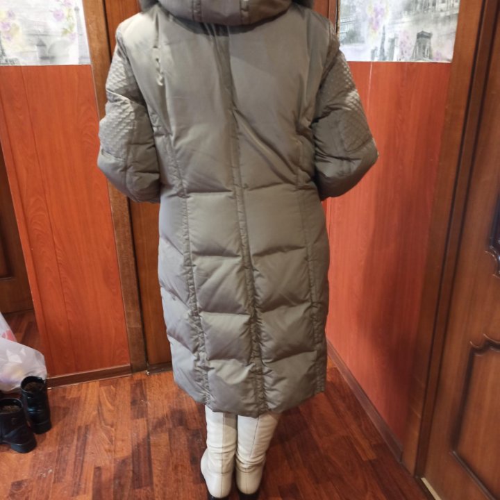 Классное пуховое пальто, р. 4 xl