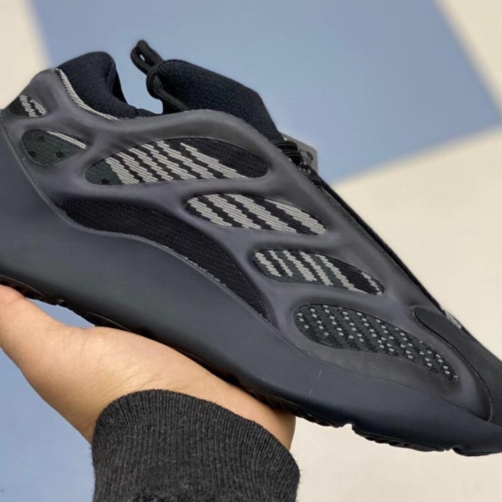 Кроссовки мужские adidas yeezy boost 700 V3