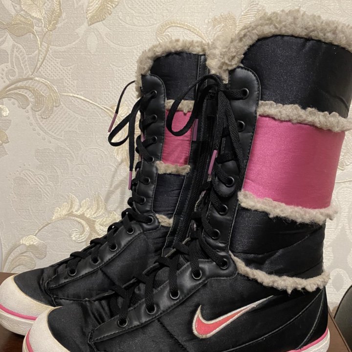 Зимние Nike