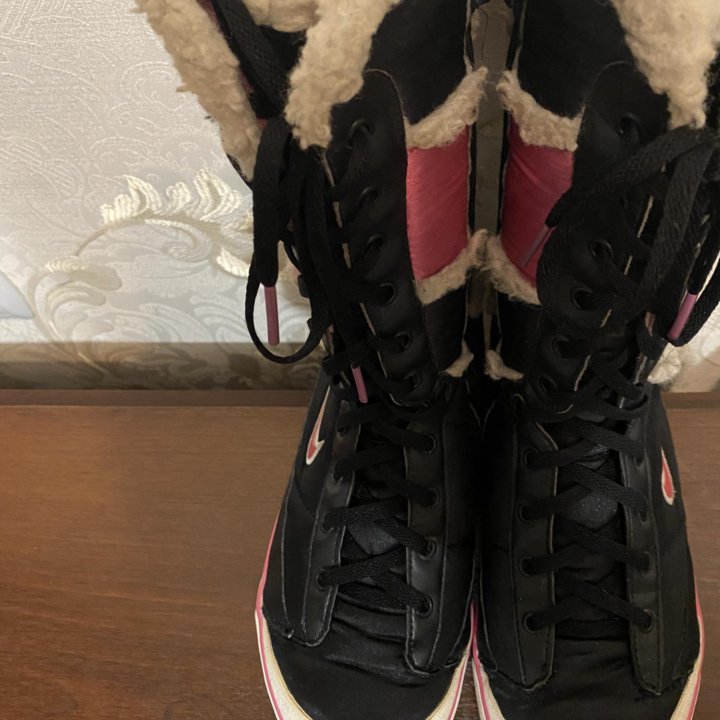 Зимние Nike