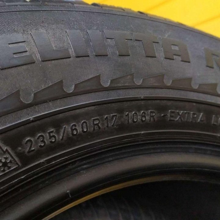 Nokian 235/60 R17 4шт