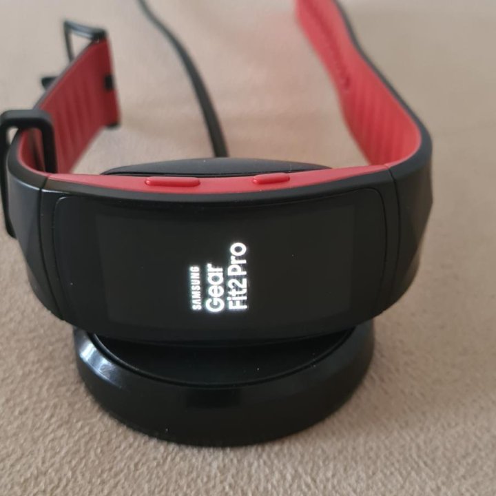 Умные часы samsung gear fits Pro