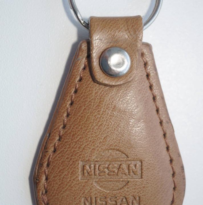 Брелок NISSAN