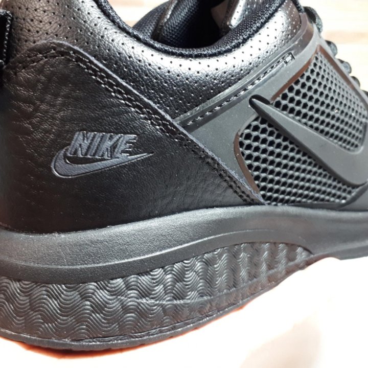 Кроссовки Nike кожаные