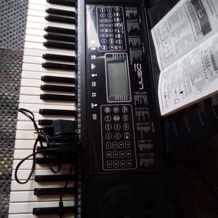 Синтезатор Dek612