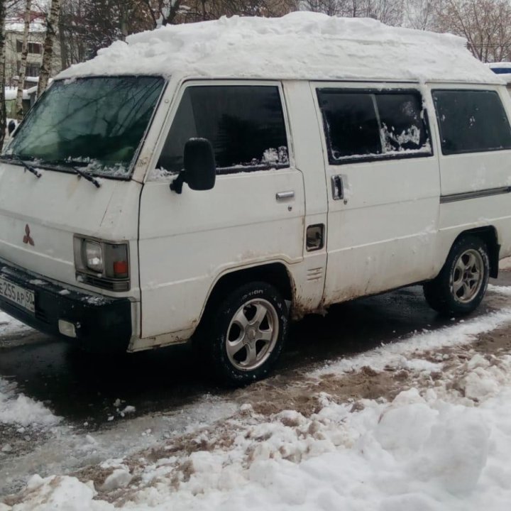 Mitsubishi L300, 1984