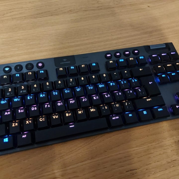 Logitech g915tkl