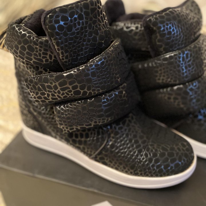 Кеды высокие