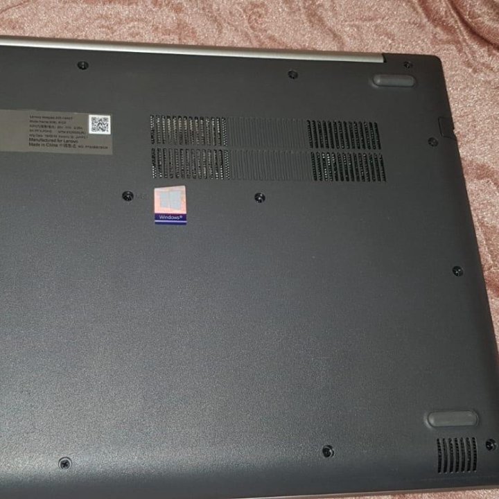 Ноутбук Lenovo Ideapad 330-14AST