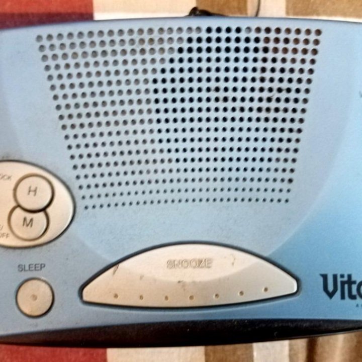 Электронные радиочасы-будильник с FM Vitek VT-3501