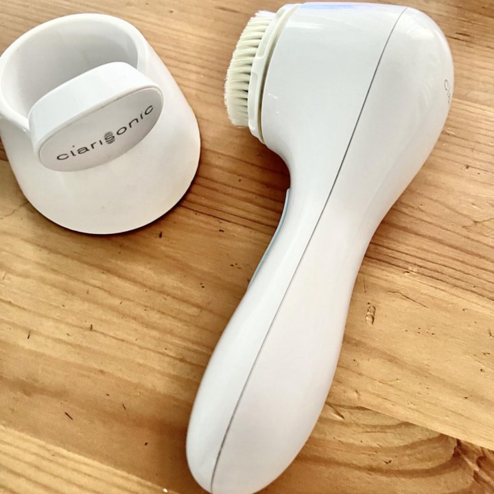 Щетка для чистки лица Clarisonic