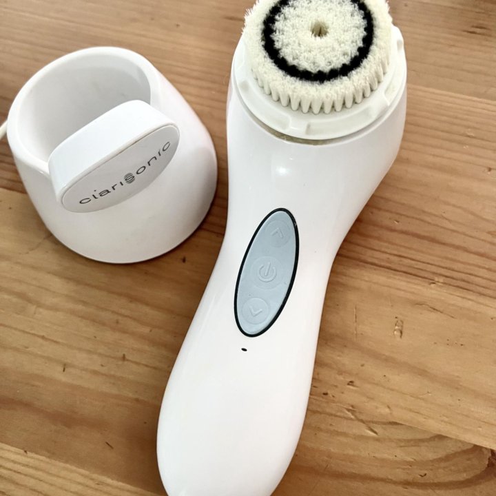 Щетка для чистки лица Clarisonic